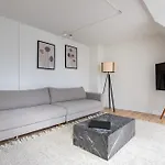 Cozy 2 Bedroom Flat In Peaceful Neighbourhood