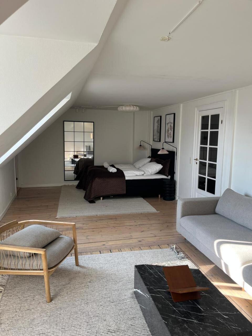 Cozy 2 Bedroom Flat In Peaceful Neighbourhood Apartamento *